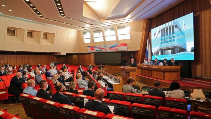В парламенте Крыма установили светодиодный экран за 1,5 млн рублей