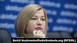 Ірина Геращенко вкотре наголосила, що українська влада «готова негайно передати 25 засуджених росіян в обмін на політв’язнів Кремля» і вимагає «без торгів і передумов» звільнити військовополонених моряків