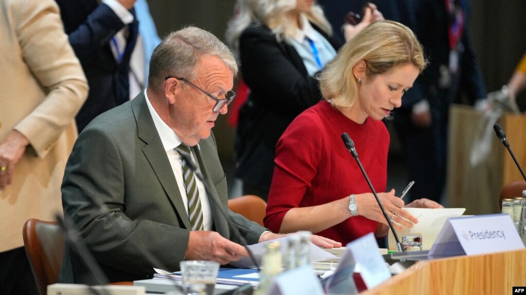 کایا کالاس، مسئول سیاست خارجی اتحادیه اروپا، و لارس لوکه راسموسن، وزیر خارجه دانمارک، در نشست غیررسمی وزیران خارجه اتحادیه اروپا در کپنهاگ؛ شنبه ۸ شهریور