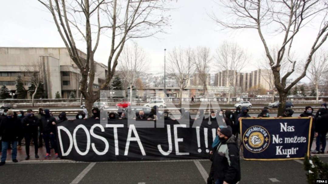 Protest grupe navijača protiv rukovodstva Fudbalskog saveza BiH i novog selektora