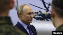 Vladimir Putin vorbește cu piloți ai aviației ruse. 27 martie 2024