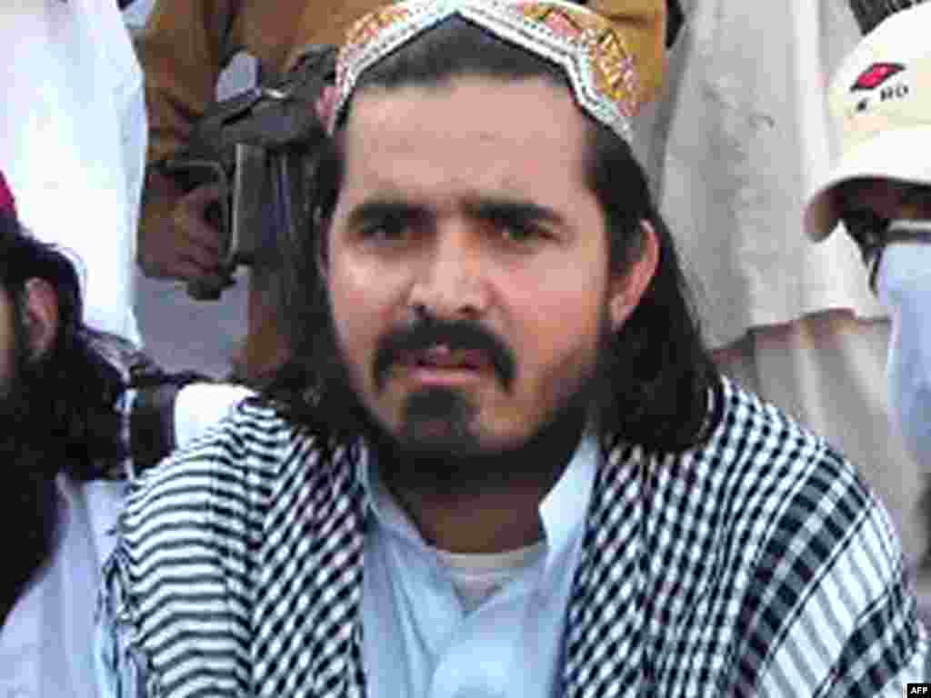 23 qershor '09 - Një komandant i militantëve talibanë, Qari Zajnudin, që ishte rivali i liderit të talibanëve në Pakistan, Bajtullah Mehsud, është vrarë. Policia tha se Zajnudin është qëlluar për vdekje nga një njeri i armatosur në qytetin veri-perëndimor Dera Ismail Kan.