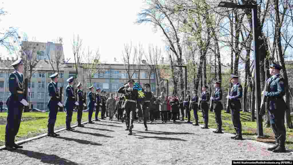 11 квітня світова спільнота відзначає Міжнародний день визволення в&rsquo;язнів фашистських таборів. У цей день у 1945 році американські війська увійшли на територію Бухенвальда &ndash; найбільшого концентраційного табору