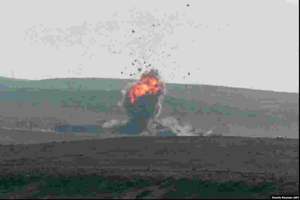 A submarine-launched Tomahawk hits a target on San Clemente Island, a US Navy training and weapons-testing site off the Southern California coast, during a test in November 1998.During a phone call in early July, President Trump reportedly asked Zelenskyy, “Volodymyr, can you hit Moscow? [...] Can you hit St. Petersburg too?” The Ukrainian president is reported to have replied: “Absolutely. We can if you give us the weapons.” On July 15, Trump denied he is aiming to arm Kyiv with long-range missiles, telling reporters: “We’re not looking to do that.”