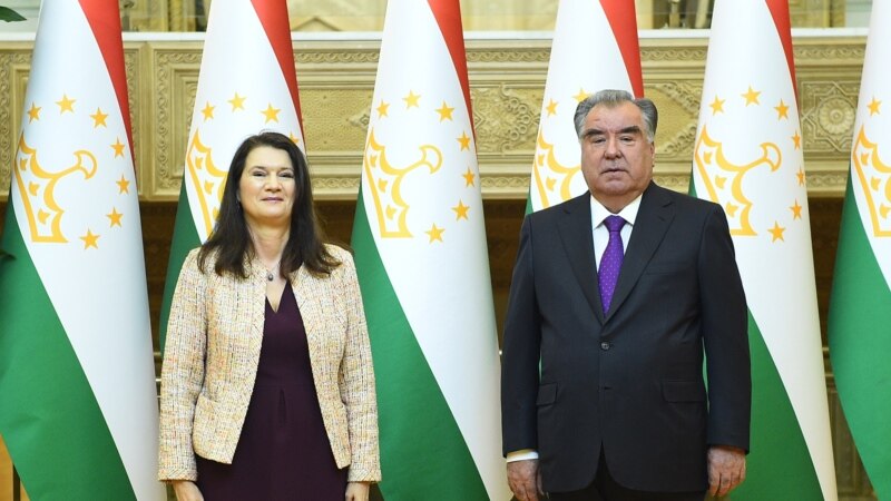 Анн Линде посетила Таджикистан. Правозащитники просили главу ОБСЕ заступиться за Иззата Амона  