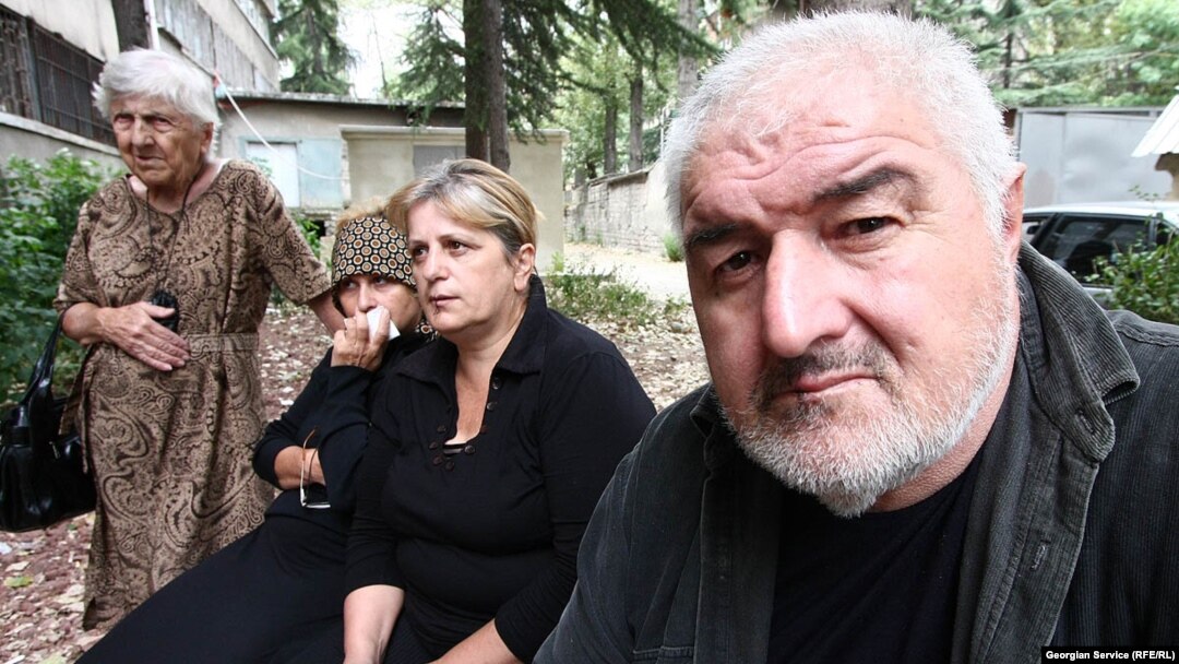 Например, газета «Версия», ссылаясь на доклад генсека ООН Пан Ги Муна, утверждает, что 100 тысяч человек, бежавших из населенных пунктов в августе 2008 года, уже вернулись домой