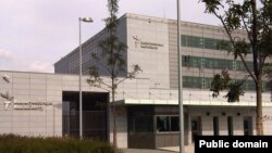 Azat Ýewropa Azatlyk Radiosynyň (RFE/RL) Pragadaky baş edarasynyň binasy.