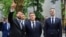 Francuski predsednik Emanuel Makron (u sredini) s predsednikom Crne Gore Jakovom Milatovićem i premijerom Milojkom Spajićem (desno), Cetinje, 4. jun 2026.