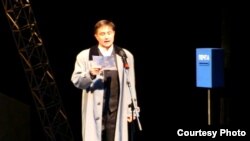 Камал театры артистлары Такташ шигырьләрен укый