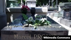 Mormîntul lui Marcel Proust la cimitirul Père-Lachaise, la Paris