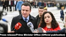 Aljbin Kurti i Vljosa Osmani, arhivska fotografija