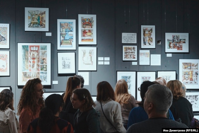 Изложбата „Филмови къщи“ е в Дома на киното до 24 ноември.