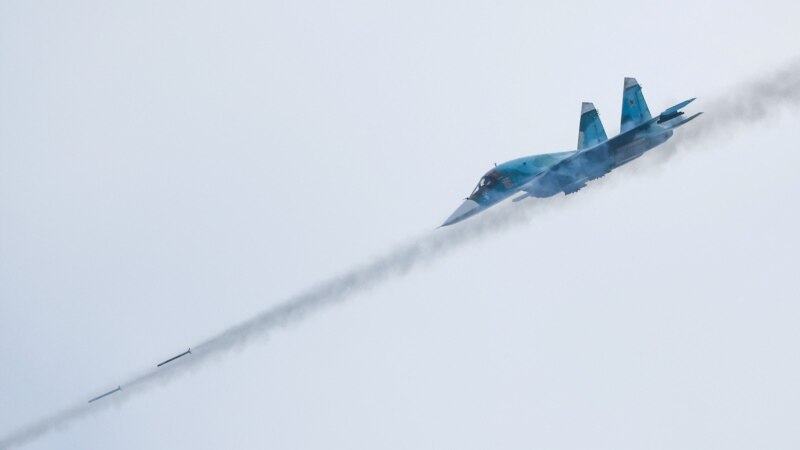 Si e marrin avionët luftarakë rusë 