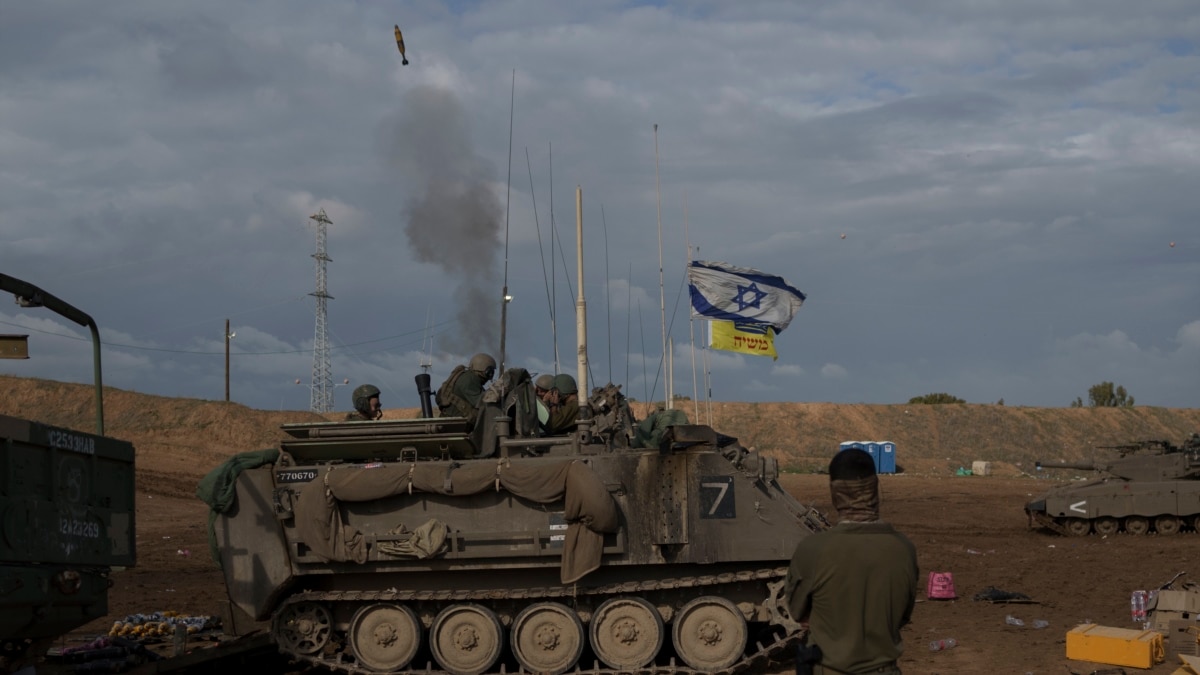 Израелски танкове и самолети удариха цели в южната и централната