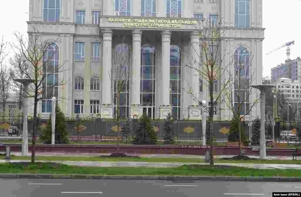 The Mayakovsky Drama Theater housed Tajikistan's last Russian-language theater troupe until the building was torn down in 2016. Tajikistan's Economy and Trade Ministry now stands at the location.The theater building played a key role in Tajikistan's history and was the site of the declaration of the Tajik Soviet Republic in 1929.
