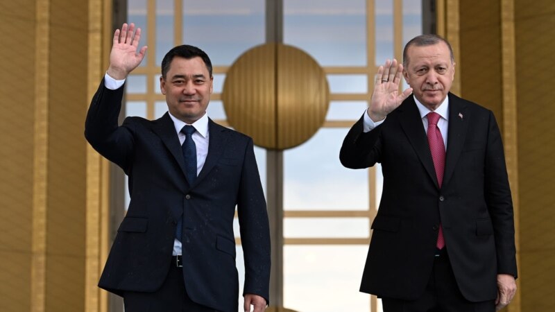 Жапаров Ердоғаннан жоғалып кеткен түрік мектептер желісінің басшысы туралы сұрады
