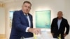 Bivši predsjednik Republike Srpske Milorad Dodik glasa na lokalnim izborima u Banjoj Luci, 6. 10. 2024.