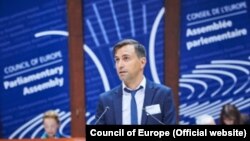 Ivan Đurić iz Inicijative mladih za ljudska prava na dodeli nagrade "Vaclav Havel" za ljudska prava Saveta Evrope