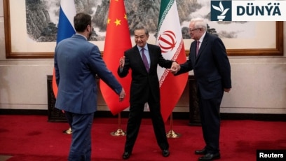 Yetuk rus ayollarining dumbalari