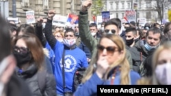 Protest frilensera i radnika na internetu ispred Skuptine Srbije, 8. april 2021.