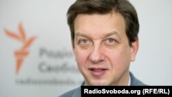 За словами Донія, мали місце домовленості між керівництвом тодішньої опозиції та «Партією регіонів»