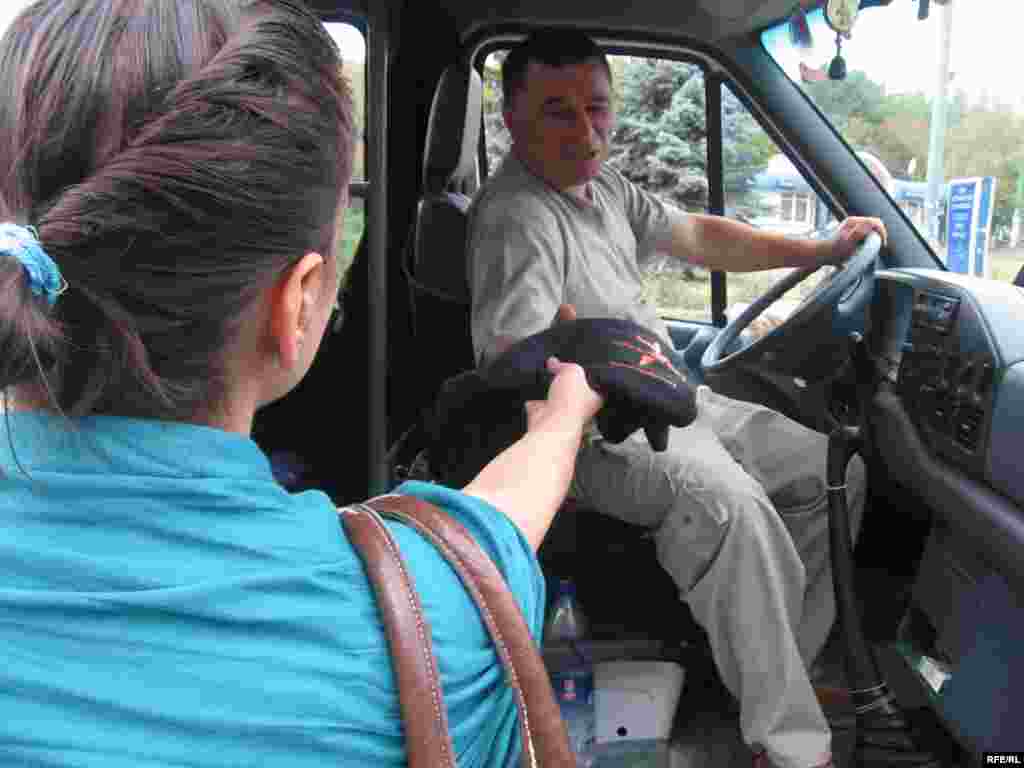 cînd unul sau altul dintre şoferi se interesau de ...