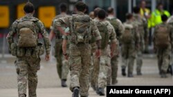 Збройні сили Великобританії зараз готуються до вильоту і планують взяти з собою невелику кількість громадян Афганістану на рейси, що залишилися на цих вихідних