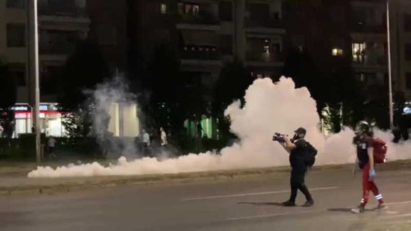 Proteste antiguvernamentale în Serbia. A cincea noapte consecutivă de violențe în mai multe orașe