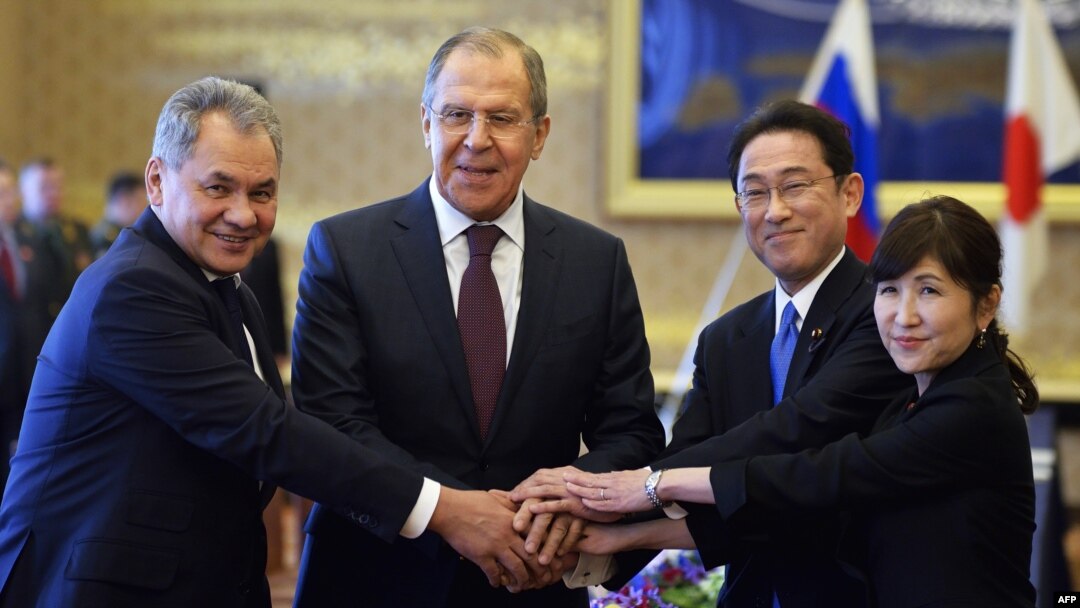 Ruski i japanski ministri spoljnih poslova i odbrane: Sergej Šojgu, Sergei Lavrov, Fumio Kišida i Tomomi Inada