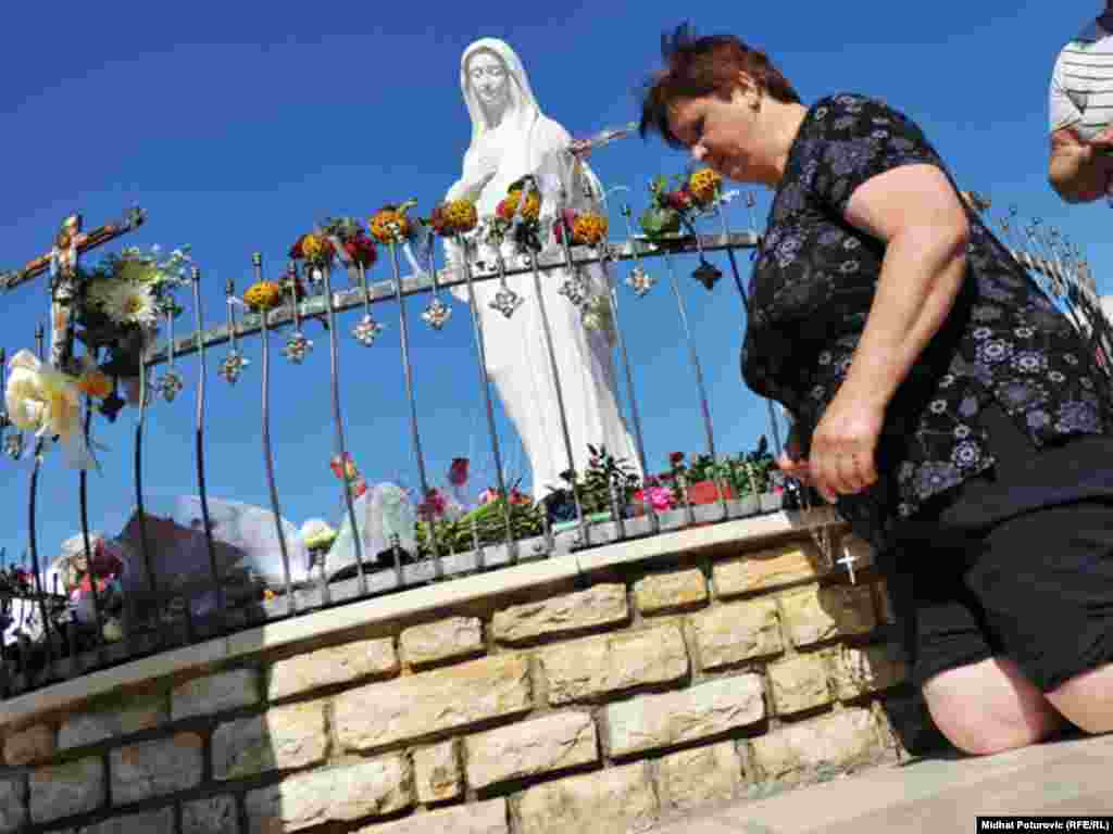 Međugorje: 30. obljetnica od ukazanja Gospe, Kraljice Mira, 25. lipnja 2011, fotografije: Mithat Poturović