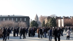 Օպերային թատրոնի փոխտնօրենը Մայր աթոռի մուտքի մոտ «շիրիմի վրա էր բարձրացել». Տեր Վրթանեսի պնդումն ու թատրոնի լռությունը