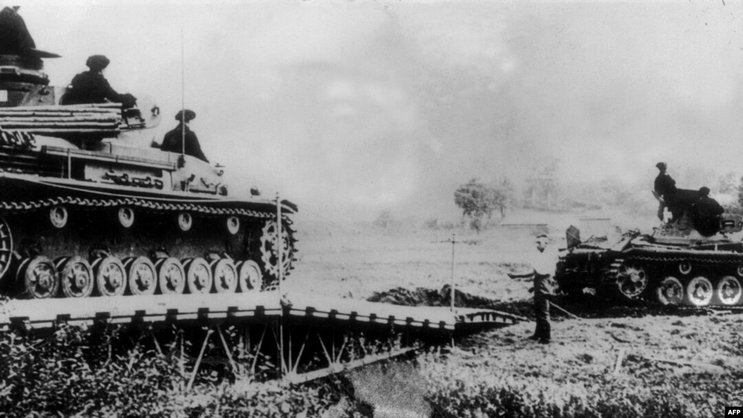 Немецкие танки вступают на польскую территорию. Сентябрь 1939 года