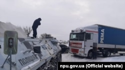 Поліцейські закликають водіїв без необхідності не сідати за кермо