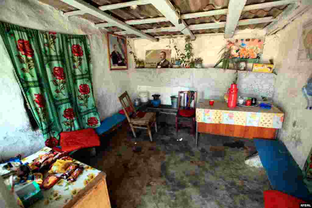 Ucqarlarda bəzi məktəblər #19