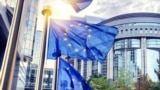 Flamuj të Bashkimit Evropian - Fotografi ilsutruese.