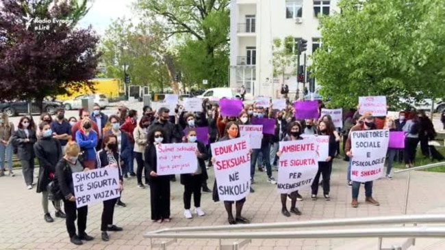 Protestë në Prishtinë për sigurinë e vajzave në shkolla