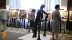 La vernisajul expoziției de artă română și basarabeană