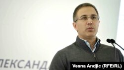 Српскиот министер за внатрешни работи Небојша Стефановиќ.