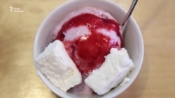 Десерт із характером. Як виготовляють кріо-морозиво у Києві (відео)
