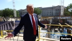 19 травня Трамп також сказав, що раніше він був лише за годину від того, щоб дозволити удар по Ірану, перш ніж вирішив відкласти атаку