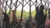 Iran -- Students at Tehran's Allameh Tabatabai University demonstrate against the prison sentences handed down to three fellow students for allegedly insulting Islam, 30Oct2007