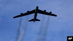 Avion B-52 polijeće iz zračne baze Barksdale, 23. decembra 2022. 