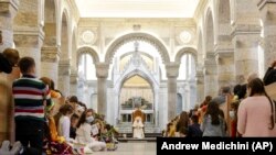 Biserica Catolică încearcă să diminueze abuzurile sexuale. Copiii sunt cele mai vulnerabile victime ale preoților agresori.