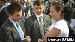 Министр иностранных дел Украины Павел Климкин беседует в Киеве с крымчанкой