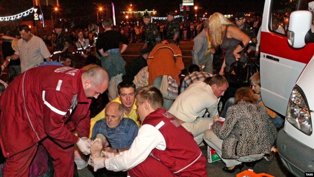 The injured are treated at the scene