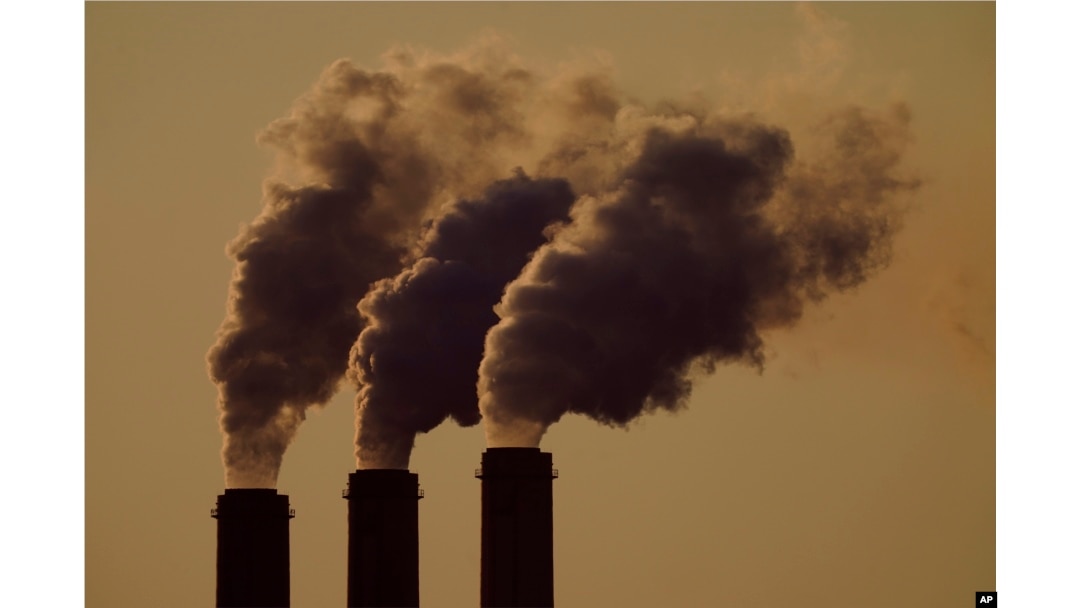 Emisii de carbon provocate de o centrală pe bază de cărbune din Lousiana/SUA.