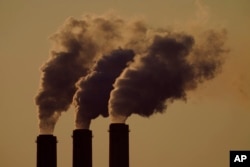Emisii de carbon provocate de o centrală pe bază de cărbune din Lousiana/SUA.