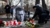 Російський опозиціонер Олексій Навальний помер у колонії «Полярний вовк» у селищі Харп у Ямало-Ненецькому автономному окрузі 16 лютого 2024 року. Соратники політика заявляють, що його вбили за прямим наказом Володимира Путіна
