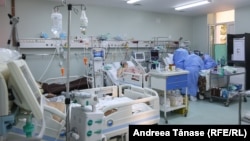 Patients are treated in the intensive care unit COVID-19, from the Marius Nasta Institute of Pneumoftiziology, in Bucharest.