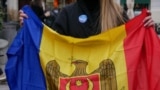 În jurul orei 16.00, peste 46% din cetățenii cu drept de vot din Republica Moldova, adică 1,28 milioane de persoane&nbsp;se prezentaseră la urne. Peste 200.000 de moldoveni stabiliți în afara țării au votat în străinătate, cei mai mulți având între 36 și 45 de ani.